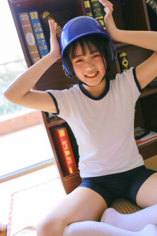 女巨人踩踏